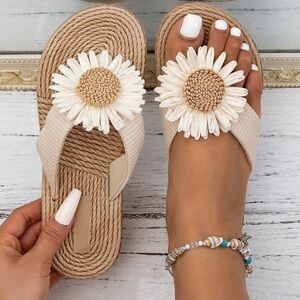 Verdusa Rattan Bohemian Floral Gypsy Beach Style Sandal Size 7.5 NWT